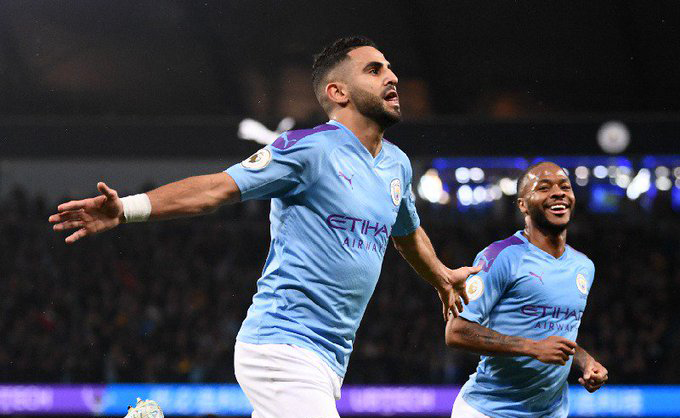 Riyadh Mahrez melakukan selebrasi usai mencetak gol kedua Manchester City. (Foto: Twitter/@ManCity)