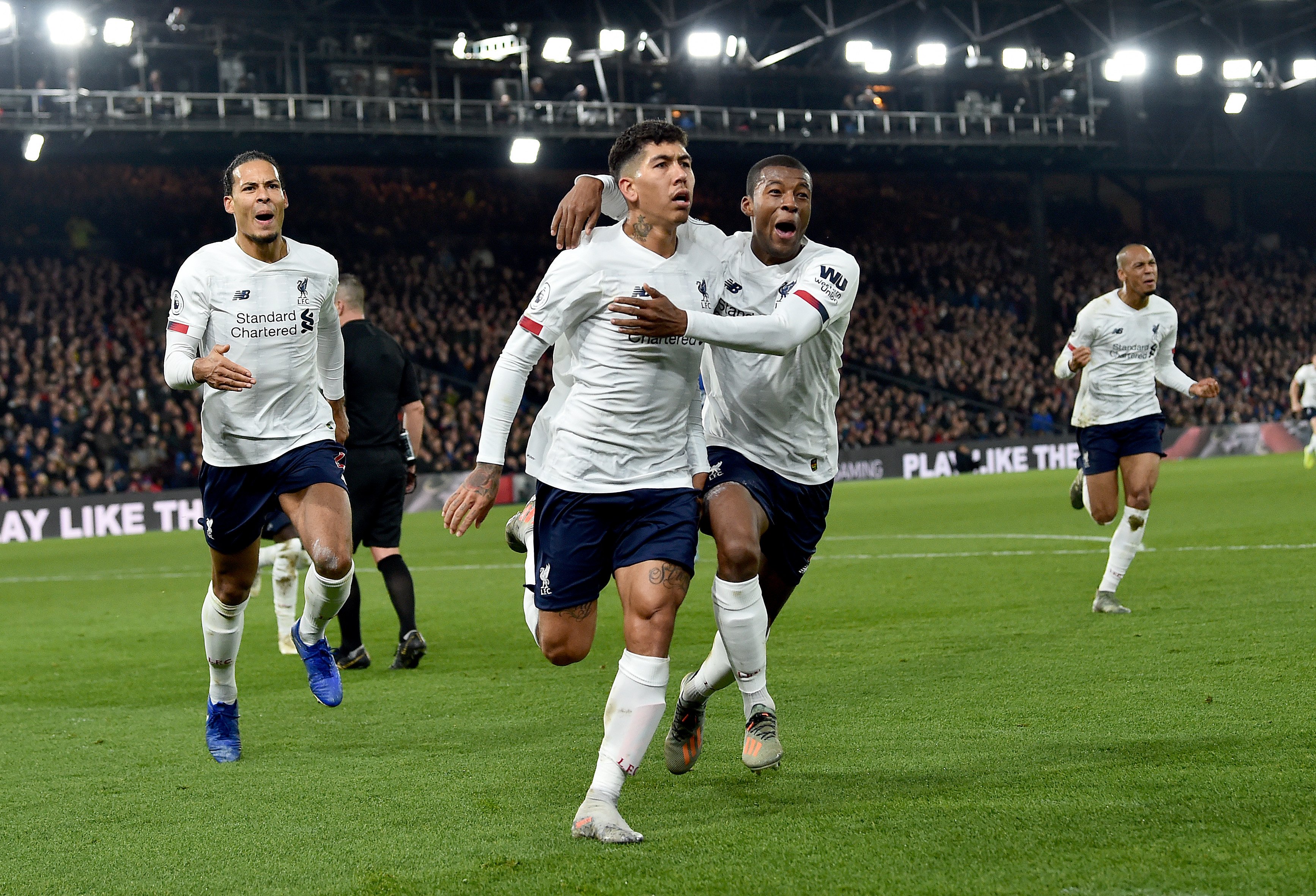 Roberto Firmino mengantarkan Liverpool menang atas Crystal Palace. The Reds masih menjadi satu-satunya tim yang belum terkalahkan di Premier League. (Foto: Twitter/@LFC)