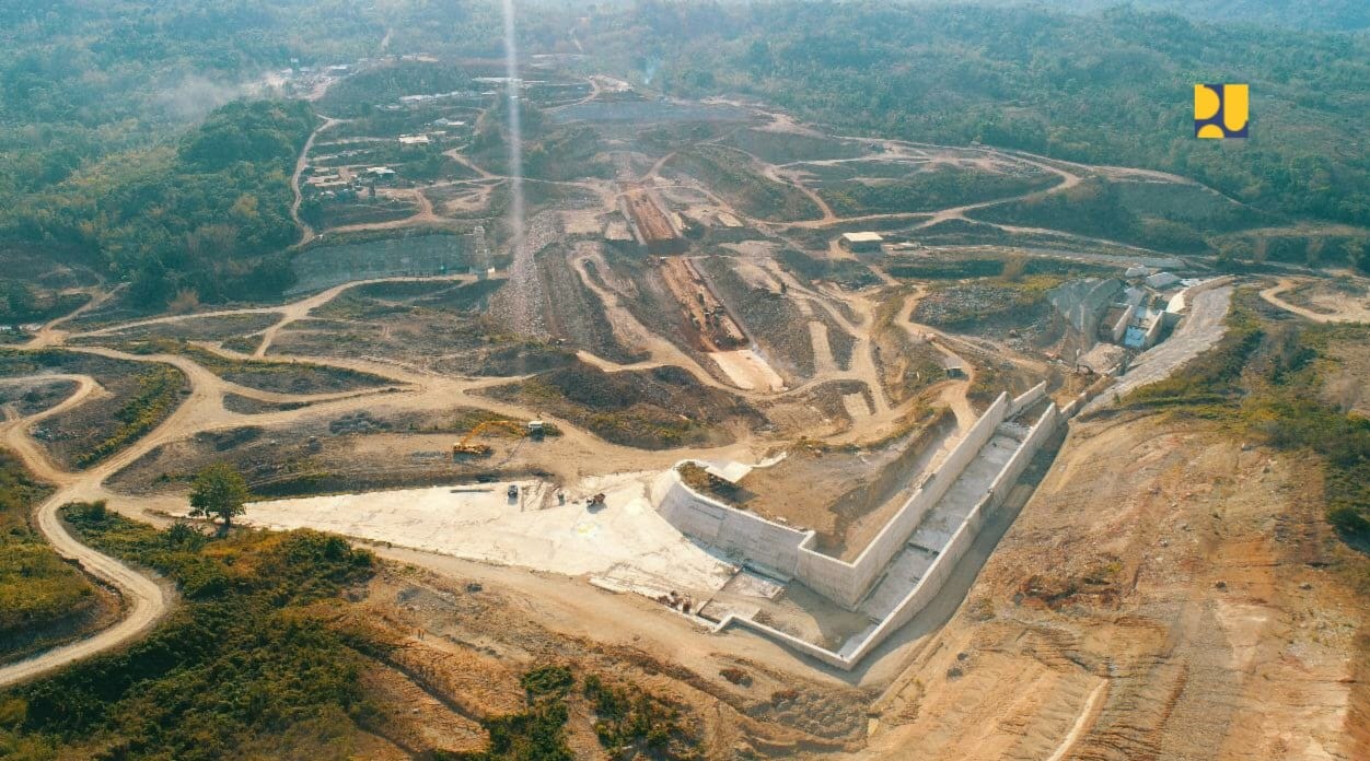 Salah satu bendungan yang sedang dibangun Kementerian PUPR di NTT. (Foto: Kementerian PUPR)