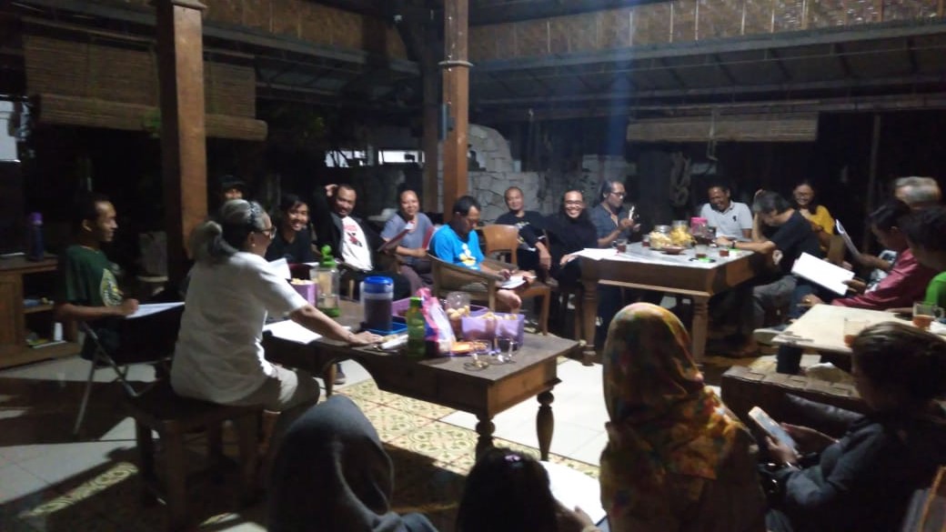 Beginilah suasana latihan pertama Teater Gandrik Jogjakarta, setelah meninggalnya Djaduk Ferianto. (Foto: kusen ali for ngopibareng.id) Beginilah suasana latihan pertama Teater Gandrik Jogjakarta, setelah meninggalnya Djaduk Ferianto. (Foto: kusen ali for ngopibareng.id)