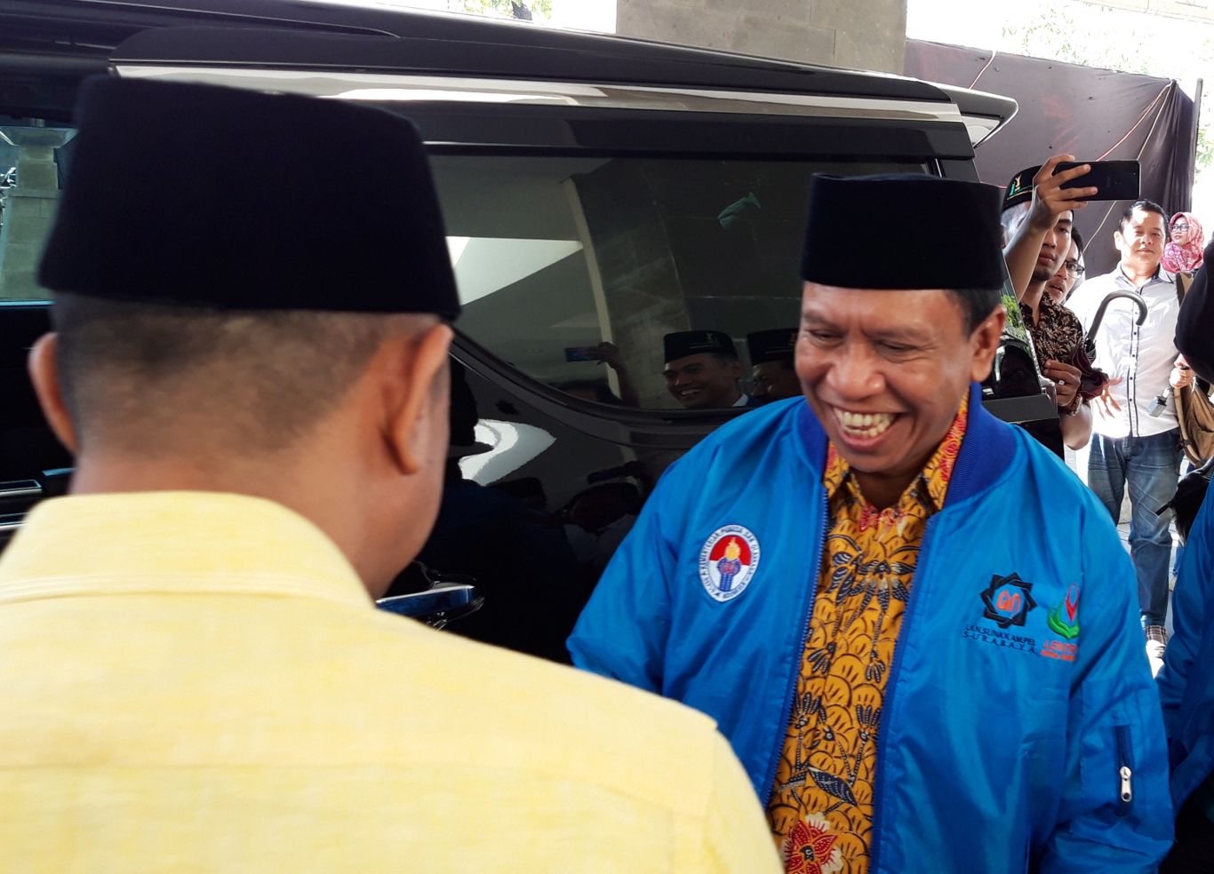 Menpora, Zainudin Amali saat berkunjung di acara Santriprenuer Expo di halaman Universitas Islam Negeri Sunan Ampel (UINSA), Surabaya, Minggu 24 November 2019. (Foto: Haris/ngopibareng.id)