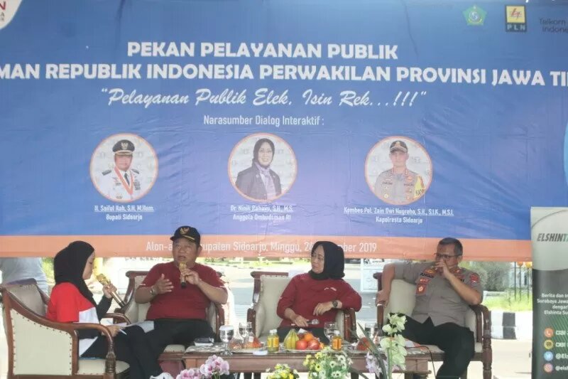 Pekan Pelayanan Publik yang digelar Ombudsman RI Perwakilan Provinsi Jawa Timur yang digelar di Alun-alun Kabupaten Sidoarjo, Minggu 24 November 2019. (Foto: Ant)