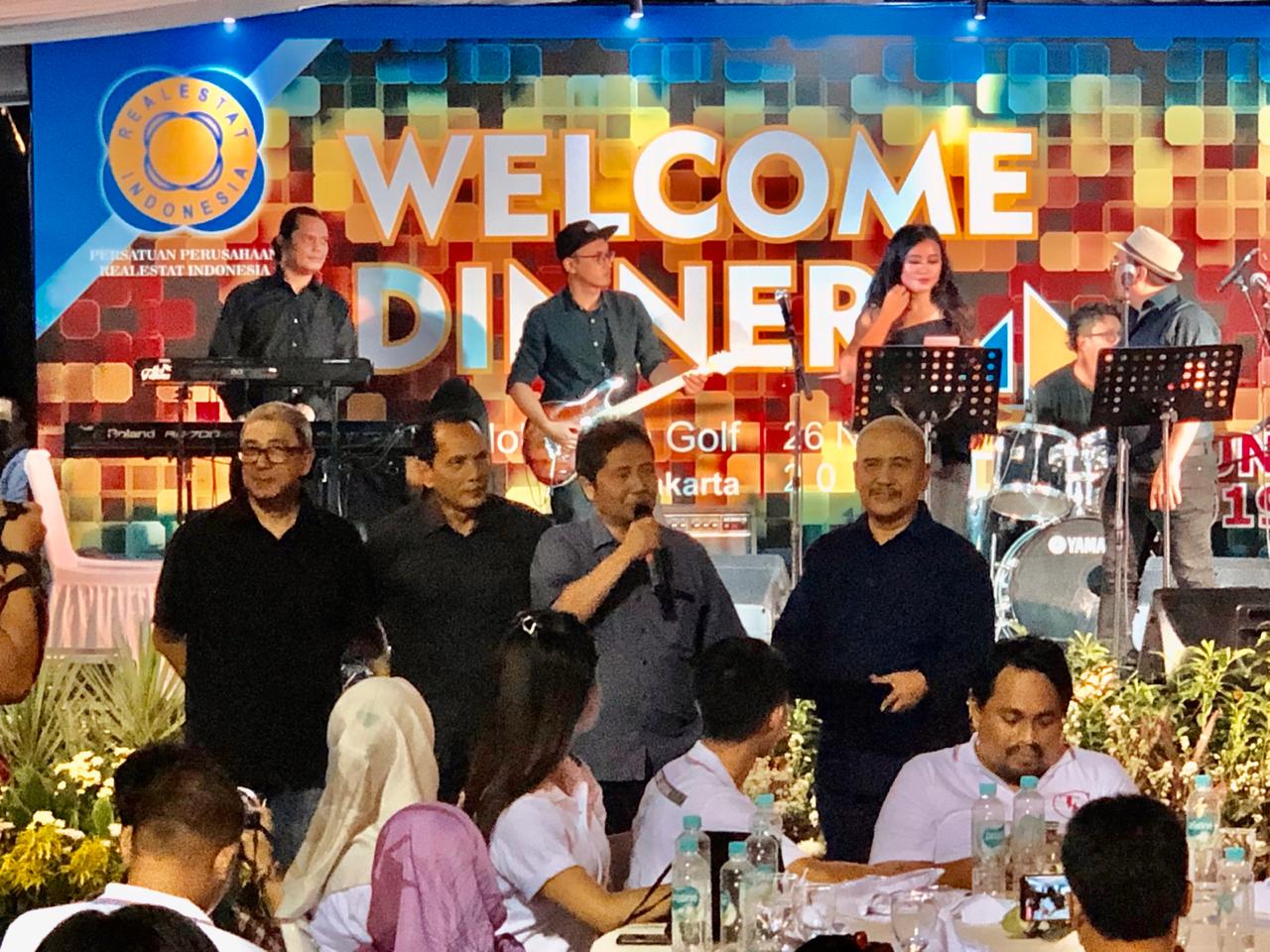 Soelaeman Soemawinata (paling kanan) dalam acara gala dinner Munas REI di Jakarta. (Foto: Istimewa)