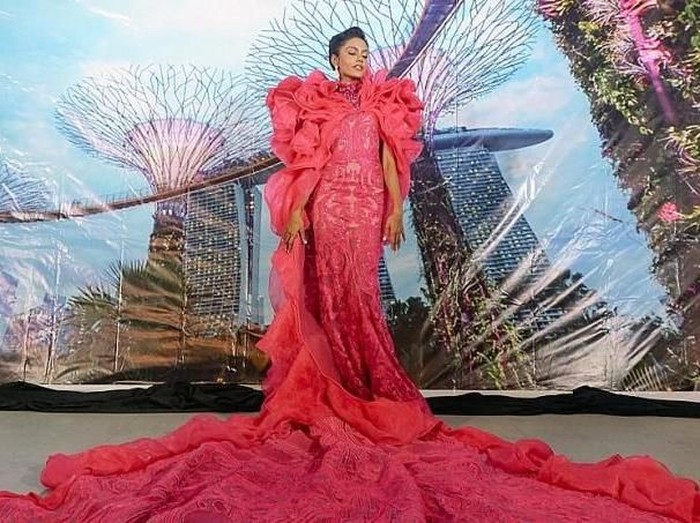 Kostum nasional Miss Universe Singapura, Mohanaprabha. (Foto: Instagram)