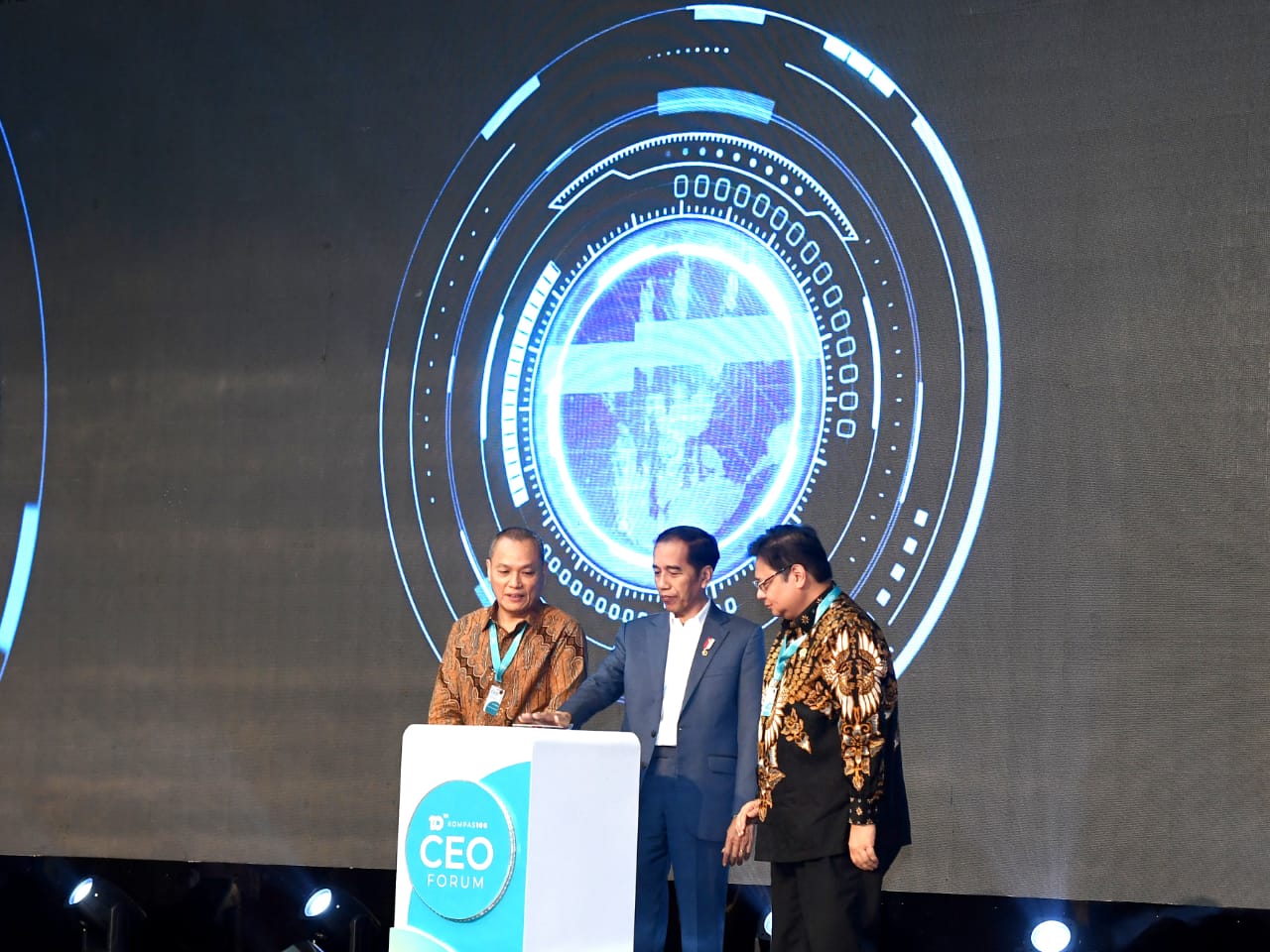 Presiden Joko Widodo (Jokowi) pembukaan Kompas 100 CEO Forum di Grand Ballroom, Hotel Ritz Carlton, Kuningan, Jakarta Pusat, Kamis 28 November 2019. (Foto: Setpres)