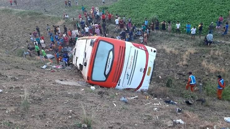 Bus Kramat Djati alami kecelakaan. (Foto: Istimewa)