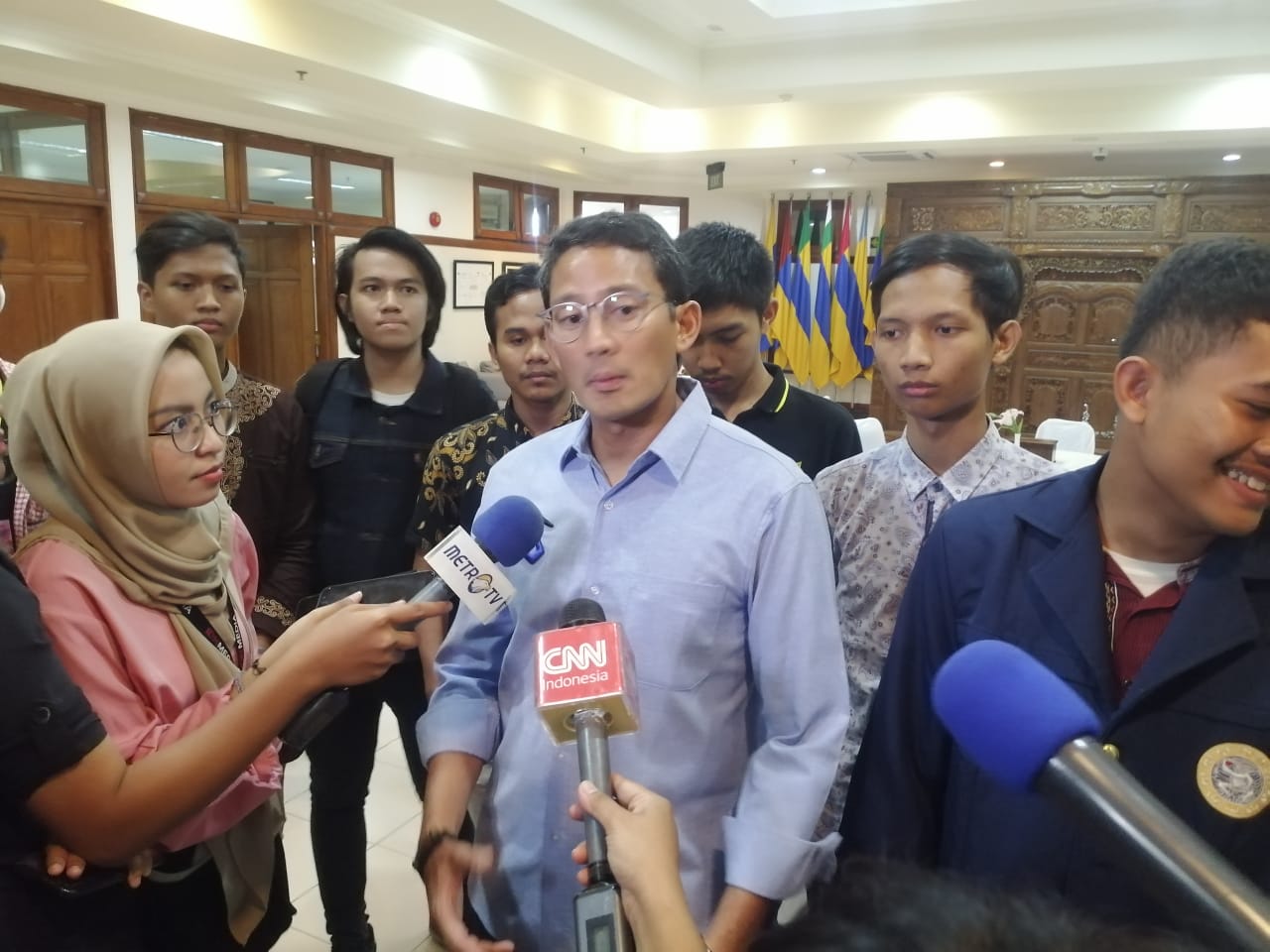 Wakil Ketua Dewan Pembina Partai Gerindra Sandiaga Salahuddin Uno saat di Universitas Airlangga Surabaya, Jumat 29 November 2019. (Foto: Haris/ngooibareng.id)