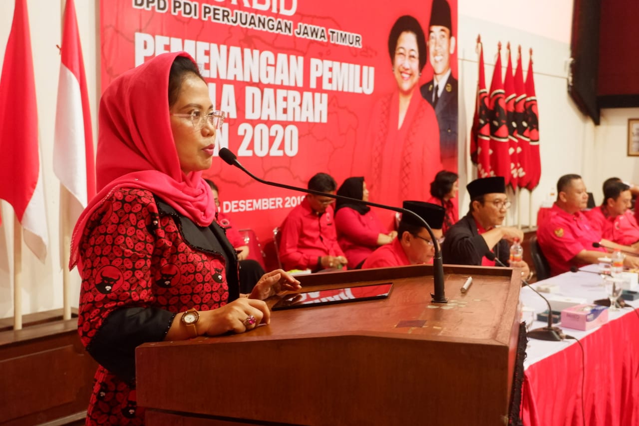 Sekertaris DPD PDIP Perjuangan, Sri Untari saat membuka rakorbid di DPD PDIP Perjuangan. (Foto: Ngopibareng.id)