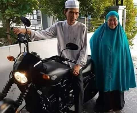 Ustadz Abdul Somad bersama Mellya Juniarti. (Foto: Instagram)