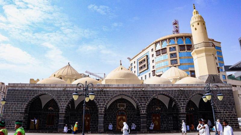 Masjid Awan, di samping Masjid Nabawi di Madinah. (Foto: Istimewa)