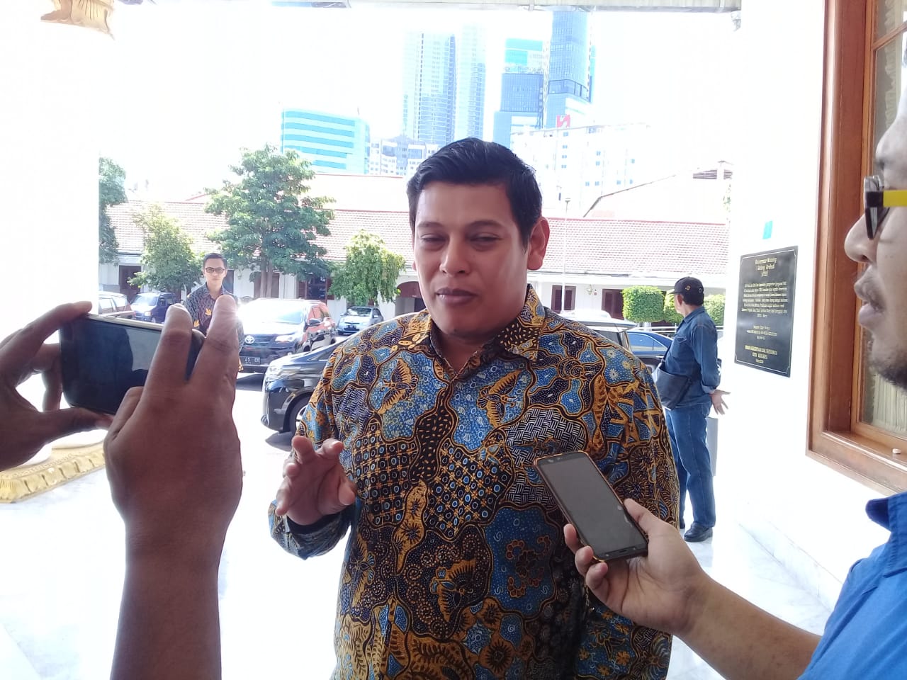 Wali Kota Kediri, Abdullah Abu Bakar saat di Grahadi, Senin 9 Desember 2019. (Foto: Faiq/ngopibareng.id)