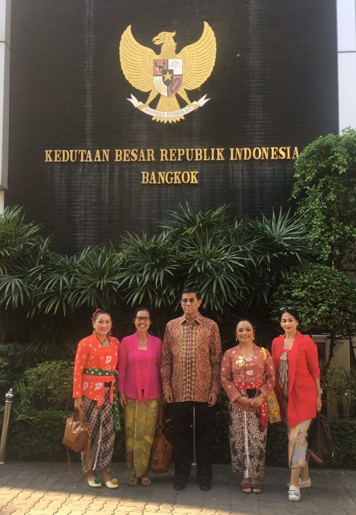 Ketua Umum PBI Rahmi bersama Duta Besar RI di Bangkok Muhammad Rusdi.  (Foto: istimewa)