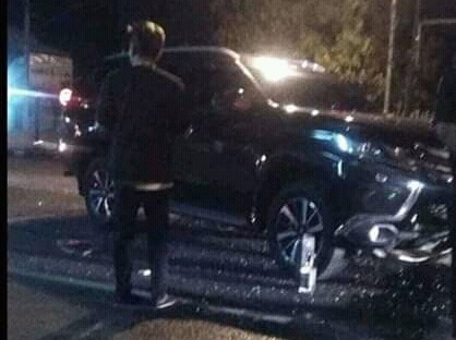 Pelawak Percil, turun dari mobil setelah alami kecelakaan di perempatan Prayit, Tulungagung, Rabu, 11 Desember 2019. (Foto: Istimewa)