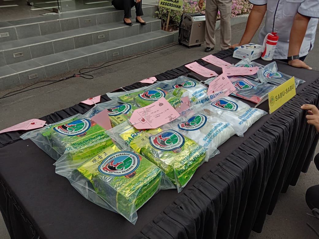 Polrestabes menunjukkan barang bukti narkoba dari hasil penangkapan jaringan Aceh. (Foto: Istimewa)  