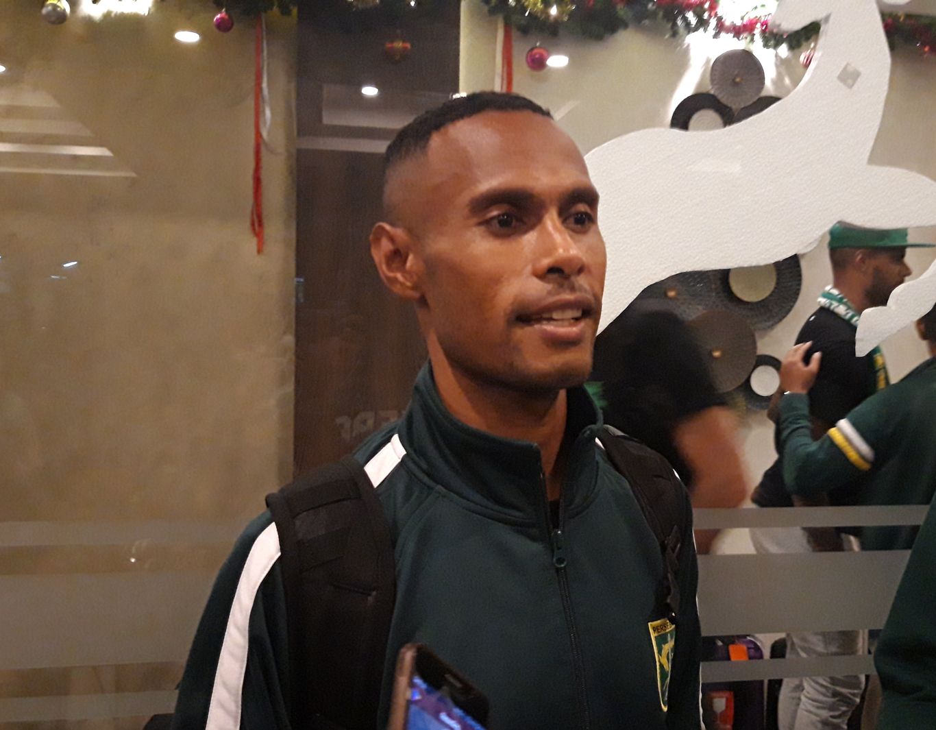 Kapten Persebaya, Ruben Sanadi mengaku cukup bangga dengan sambutan Bonek Mania. (Foto: Haris/ngopibareng.id)