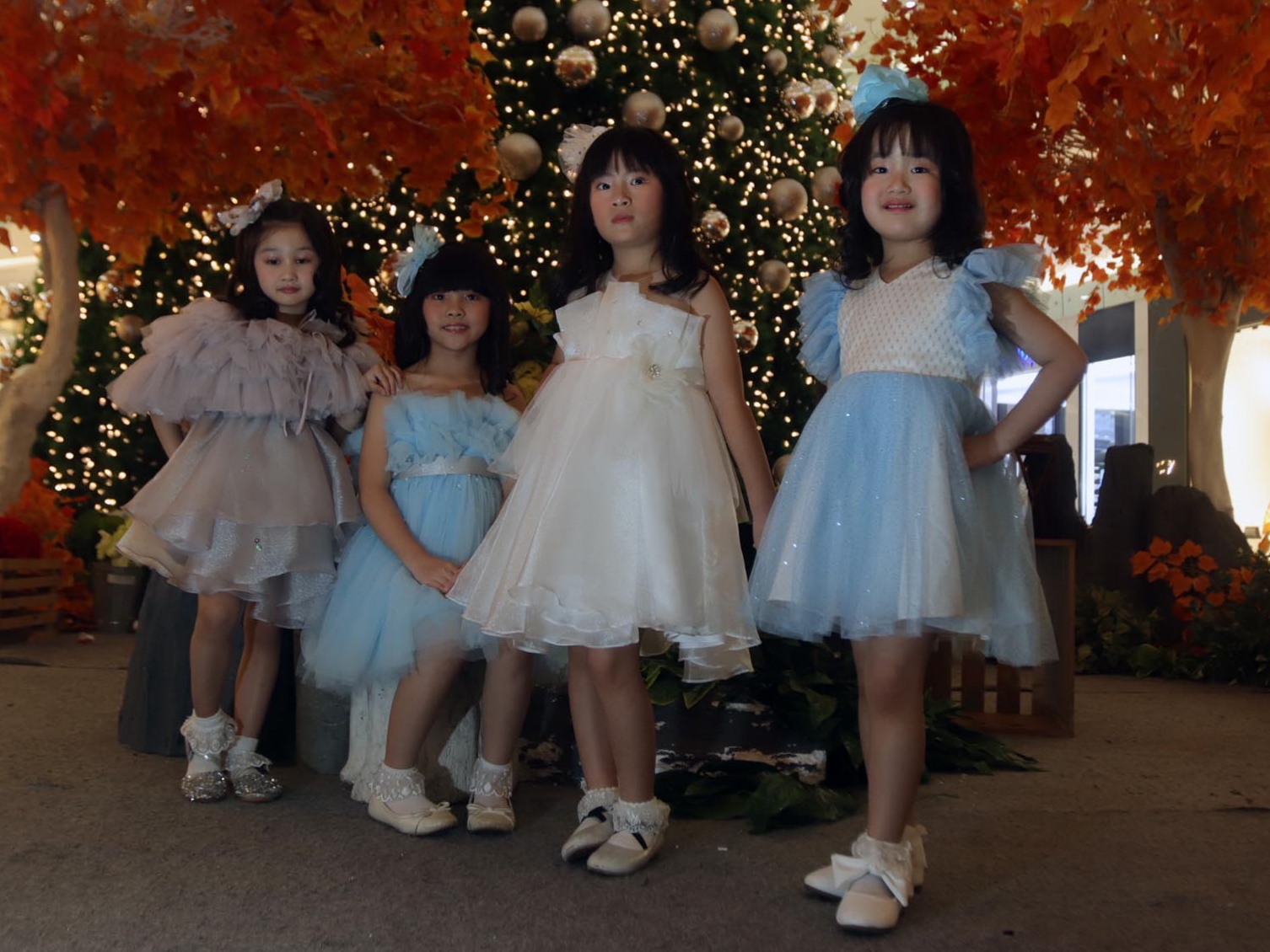 Busana bertema fall winter (musim dingin) untuk anak-anak berpesta Natal. (Foto: istimewa)