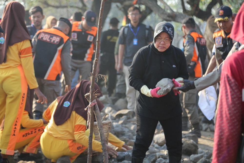 Kerja Bakti Pantai Utara saat HUT RI 17 Agustus 2019. (Foto: Dok. Ngopibareng.id)