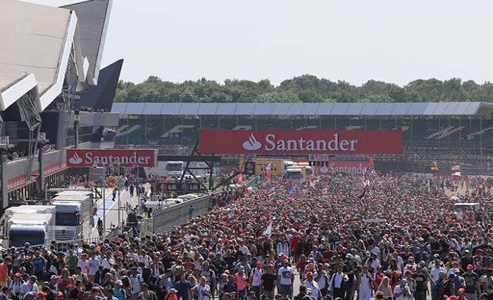 Penonton GP di Sirkuit Silverstone  Inggris selalu membludag. (Foto:GP)