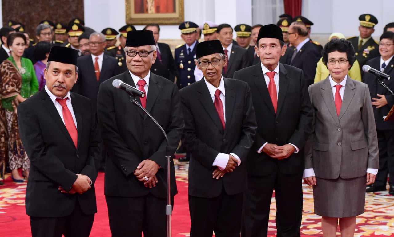 Lima figur Dewan Pengawas (Dewas) KPK diketuai Tumpak Hatorangan Panggabean, diharapkan dapat memperkuat  pemberantasan korupsi. (Foto: Asmanu/ngopibareng.id)