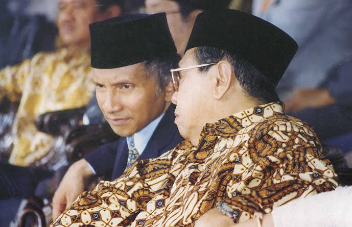 Gus Dur dan Amien Rais. (Foto: Istimewa)