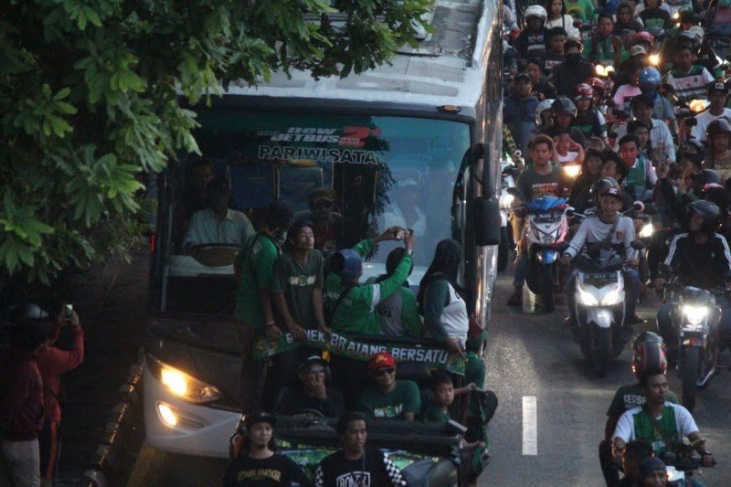 Pesta Bonek Mania Persebaya. (Foto: Haris/Ngopibareng.id)