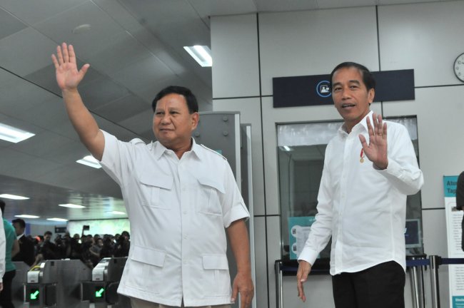 Prabowo Subianto kerap mengenakan baju safari saat masa kampanye Pilpres 2019. (Foto: Instagram)