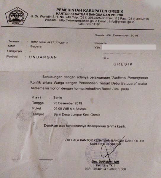 Undangan untuk warga terdampak debu batubara di kecamatan Gresik Kota, diterima warga dua menit sebelum acara. (Foto:Istimewa)
