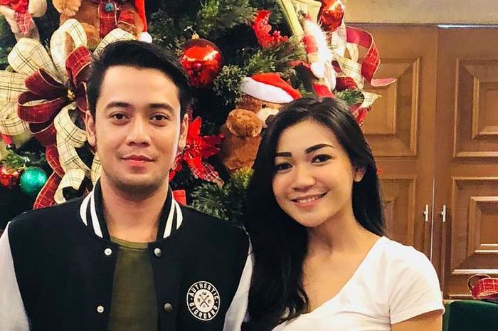 Kriss Hatta dan adiknya, Cyndyana Lorens. (Foto: Instagram)