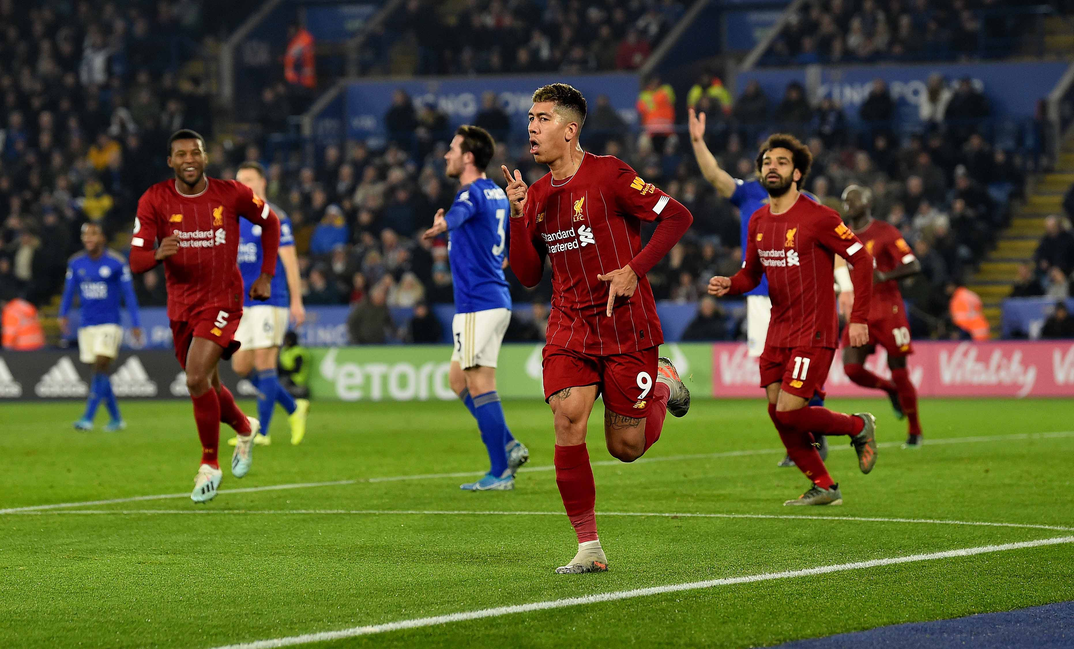 Roberto Firmino melakukan selebrasi setelah mencetak gol pertama Liverpool ke gawang Leicester City. (Foto: Twitter/@LFC)