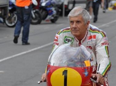 Legenda MotoGP Giacomo Agostini sarankan Yamaha duetkan Vinales dengan Quartararo. (Foto: Twitter/MGP_Legends)