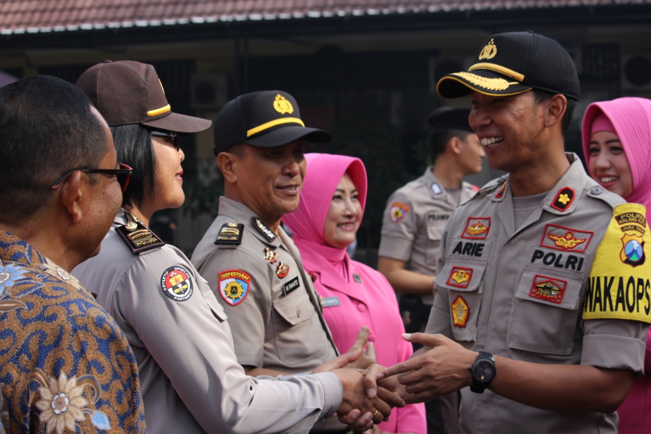 Prosesi kenaikan pangkat di Mapolresta Malang Kota (foto: istimewa)