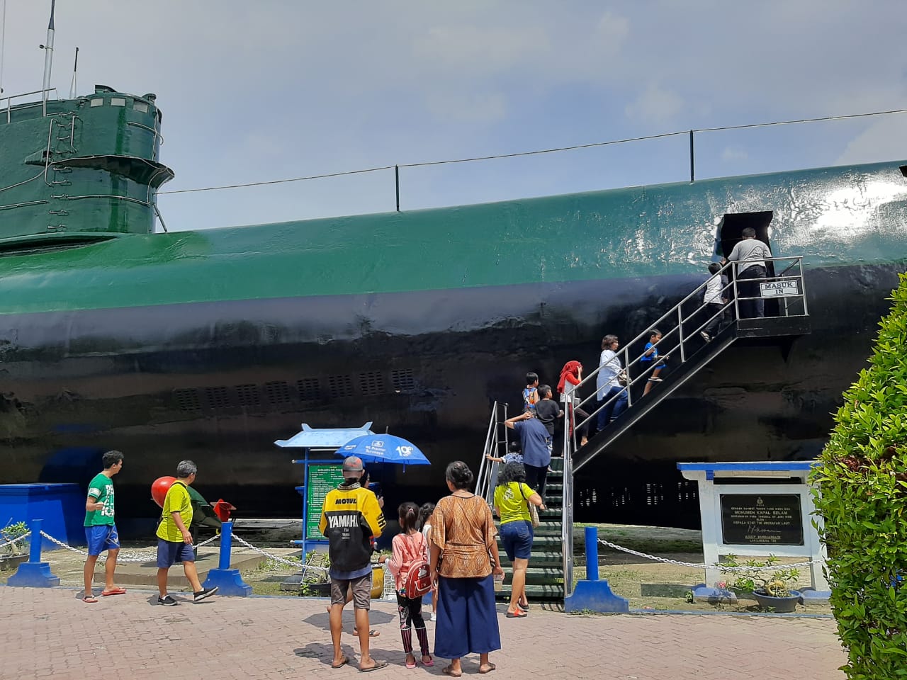 Suasana Monkasel pada Selasa, 31 Desember 2019 yang dibajiri pengunjung. (Foto: Pita/Ngopibareng.id)