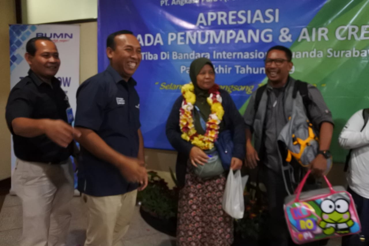 Penumpang terakhir di Bandara Internasional Juanda Terminal 1. (Foto:Faiq/ngopibareng.id)