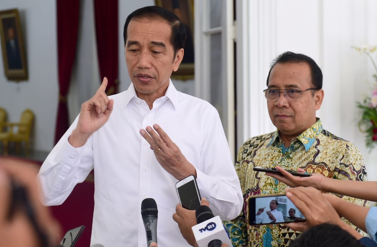 Presiden memberi perhatian banjir di beberapa daerah. Ia juga berpesan, agar menghadapi banjir tersebut agar mengutamakan keselamatan jiwa. (Foto: Setpres)