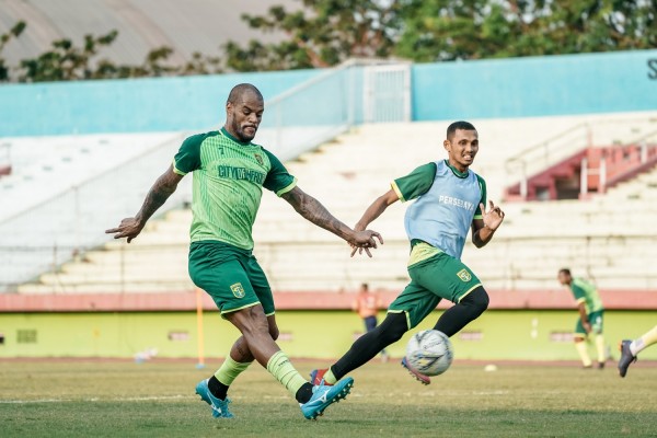 Penyerang Persebaya, David Da Silva salah satu pemain yang dipertahankan Persebaya untuk musim 2020. (Foto: Persebaya.id)