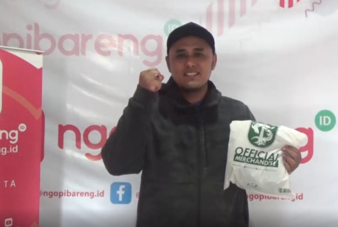 Peserta kuis Kapal Api Persebaya, Johan Effendi menyarankan kuis ini memberikan dua hadiah berbeda. (Foto: tangkapan layar) 