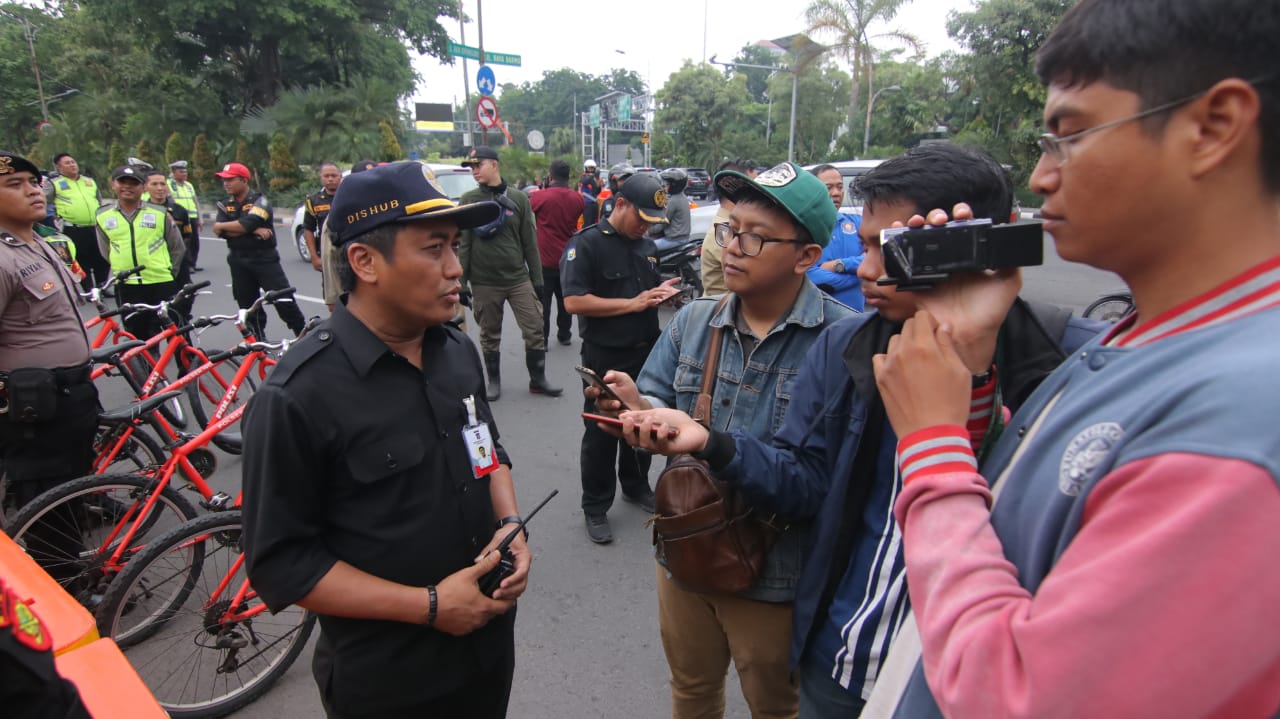 Irvan Wahyudrajad saat acara sidak pos pengamanan Natal dan Tahun Baru 2019-2020. (Foto: Alief/ngopibareng.id)