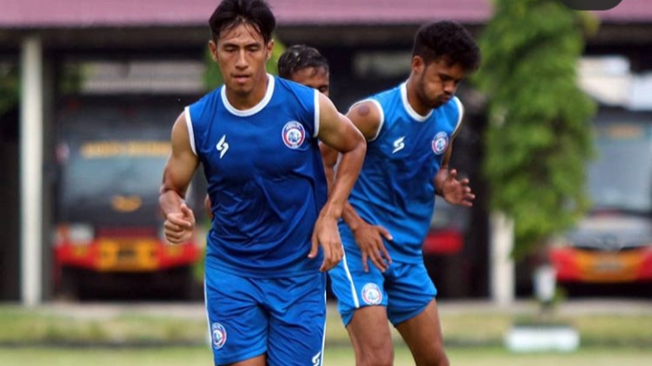 Skuad Arema FC saat sesi latihan pada kompetisi musim lalu (Instagram:@aremaofficial)