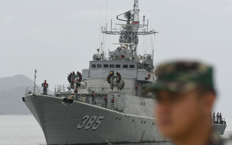 Saat ini sudah ada dua KRI dalam siaga tempur di Laut Natuna. (Foto: Antara)