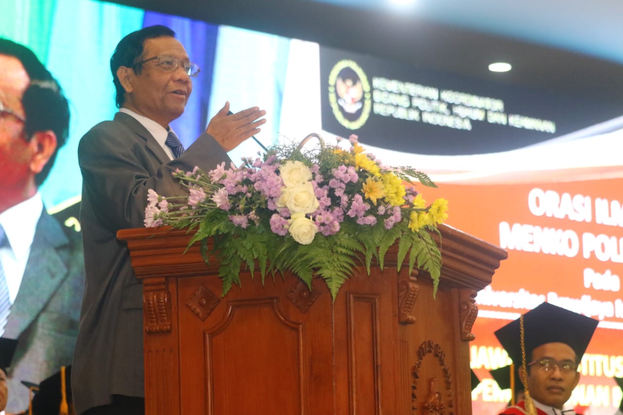 Menko Polhukam Mahfud MD dalam acara Dies Natalis ke-57 Universitas Brawijaya, Minggu, 5 Januari 2020. (Foto: Theo/ngopibareng.id)