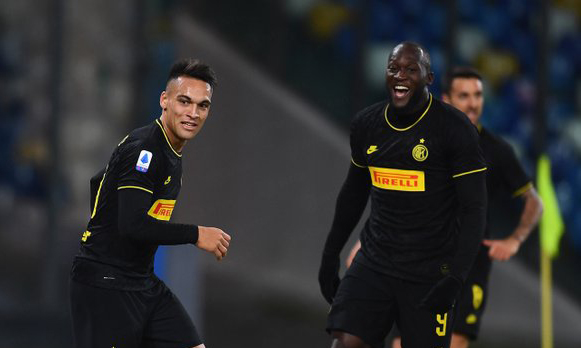 Dua pencetak gol Inter Milan ke gawang Napoli, Lautaro Martinez (kiri) dan Romelu Lukaku (kanan), Selasa 7 Januari 2019 dini hari WIB. (Foto: Twitter/@Inter)