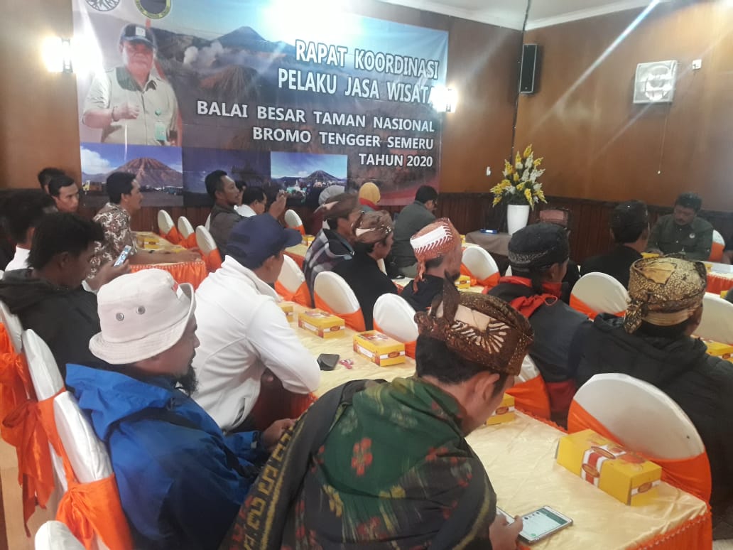 Rapat Koordinasi Balai Besar Taman Nasional Bromo Tengger Semeru dengan para pelaku jasa wisata (foto: istimewa)