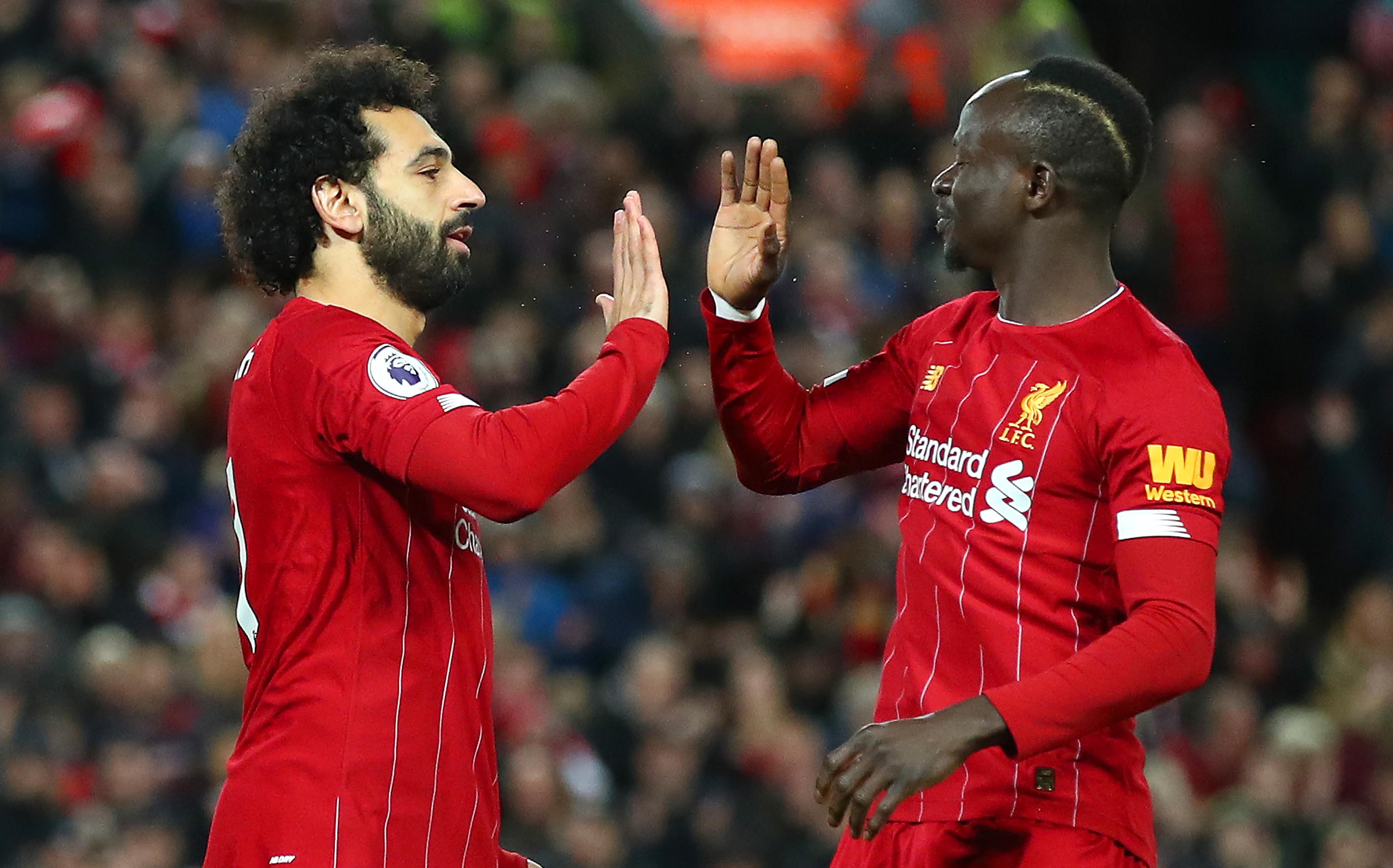 Mohamed Salah dan Sadio Mane harus bekerja keras meladeni Tottenham yang diyakini bakal fokus bertahan. (Foto: Twitter/@LFC)