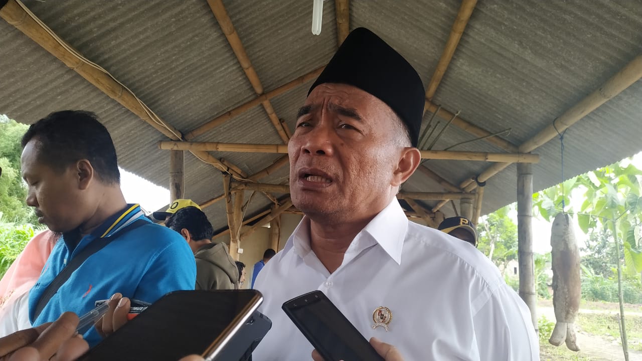 Menteri Koordinator Pembangunan Manusia dan Kebudayaan (PMK), Muhadjir Effendy saat ditemui di Universitas Muhammadiyah Malang (Theo/ngopibareng.id)