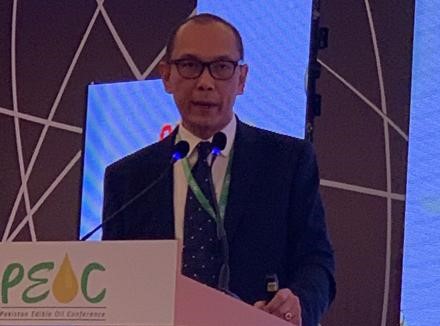 Wakil Ketua Umum GAPKI (Gabungan Pengusaha Kelapa Sawit Indonesia) Togar Sitanggang saat menjadi pembicara dalam PEOC (Pakistan Edible Oil Conference) 2020 di Karachi Pakistan, Sabtu, 11 Januari 2020. (Foto: Istimewa)