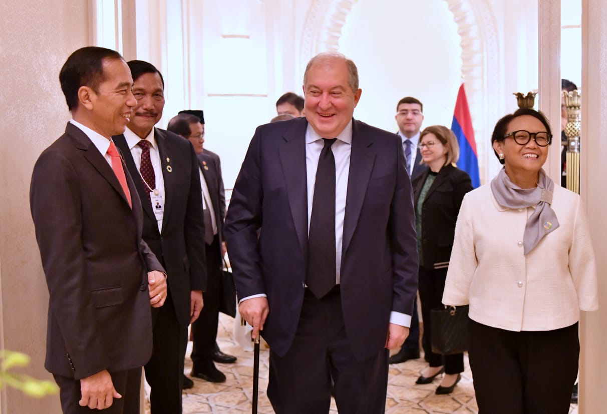 Presiden Joko Widodo mengadakan pertemuan bilateral dengan Presiden Armenia Armen Sarkissian, di Abu Dhabi, Uni Emirat Arab. (Foto: BPMI Setpres).