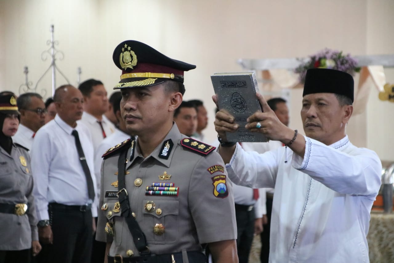 Wakapolresta Malang Kota, AKBP Setyo Koes Heriyatno saat sumpah jabatan di Mapolresta Malang Kota (foto: istimewa)