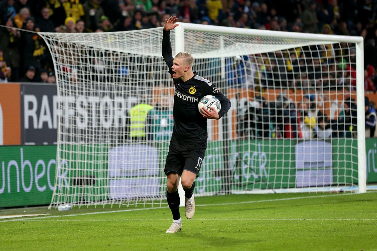 Erling Braut Haaland setelah mencetak hattrick ke gawang Augsburg. (Foto: Twitter/@bvb)