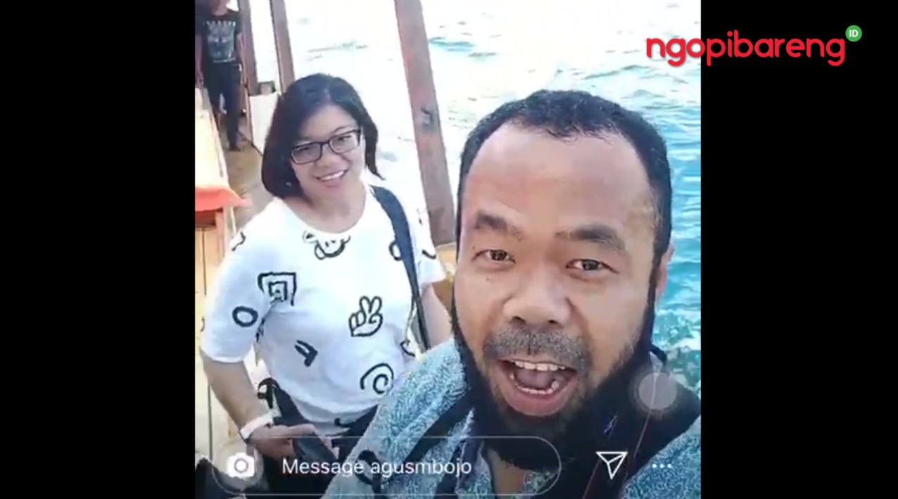 Nina, wartawan Kompas saat menumpangi kapal Pinisi sebelum tenggelam disapu angin. (Foto: Tangkapan Video)