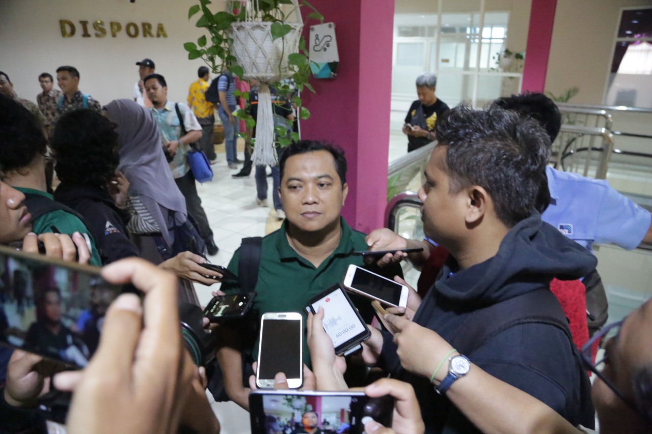 Ram Surahman saat berbincang selepas rapat dengan pemkot. (Foto: Alief/ngopibareng.id)